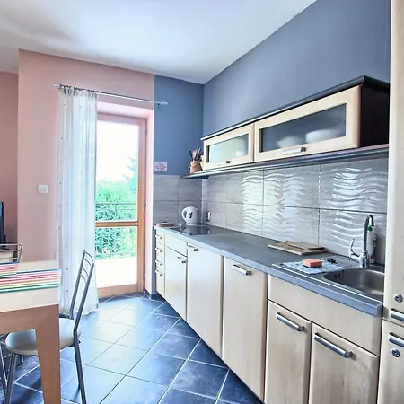 Apartment Zakontek *